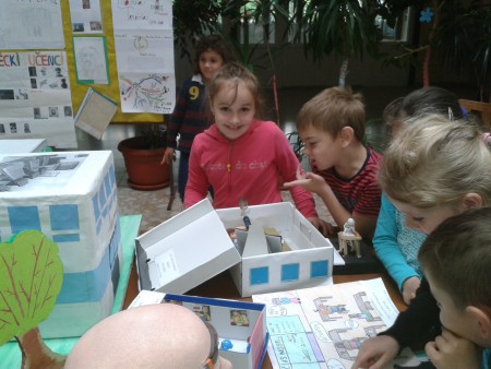 Adamkovi sa to nejako nezdá.......